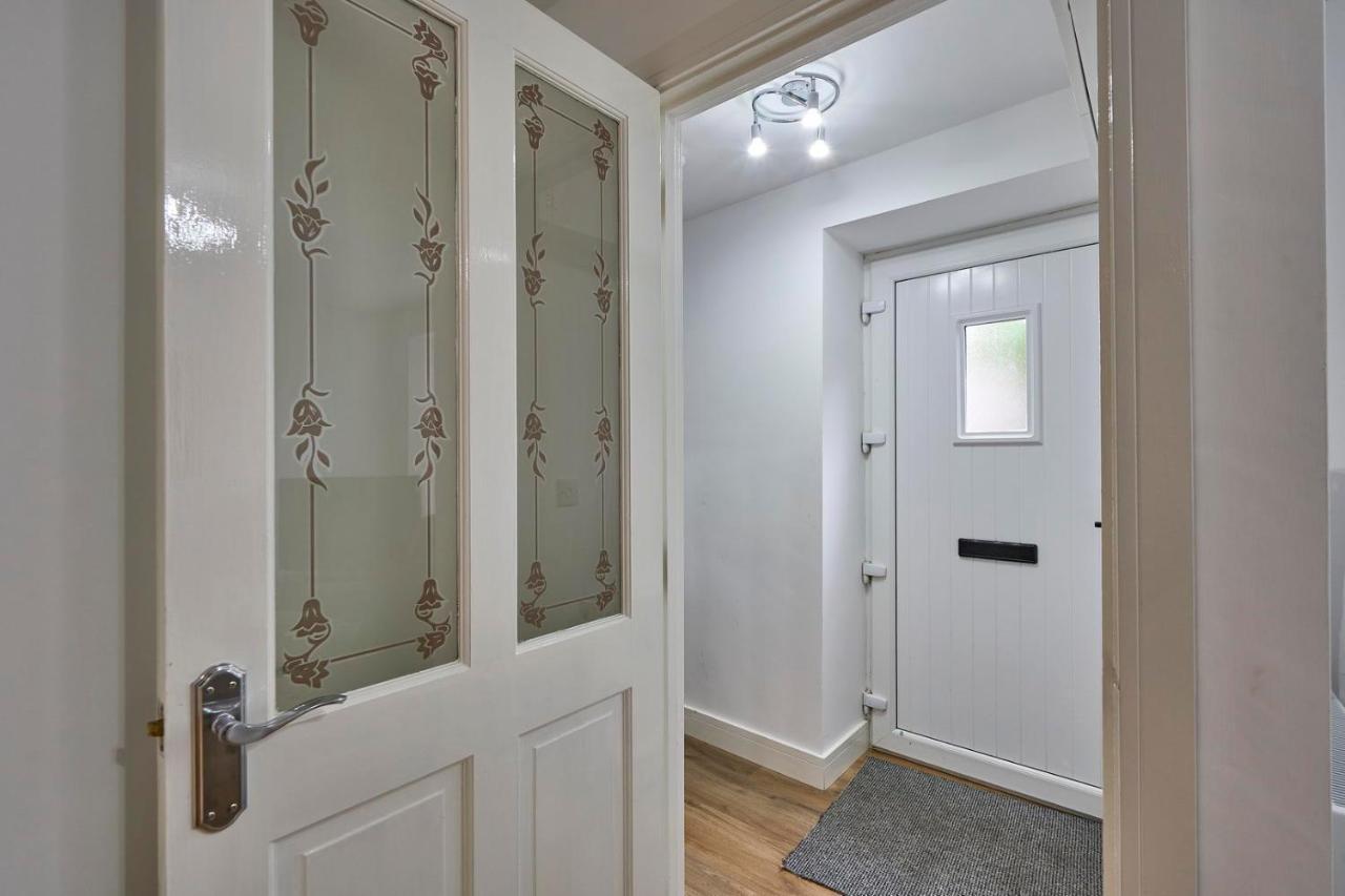 Central, Newly Refurbished Cottage In Портаферрі Екстер'єр фото